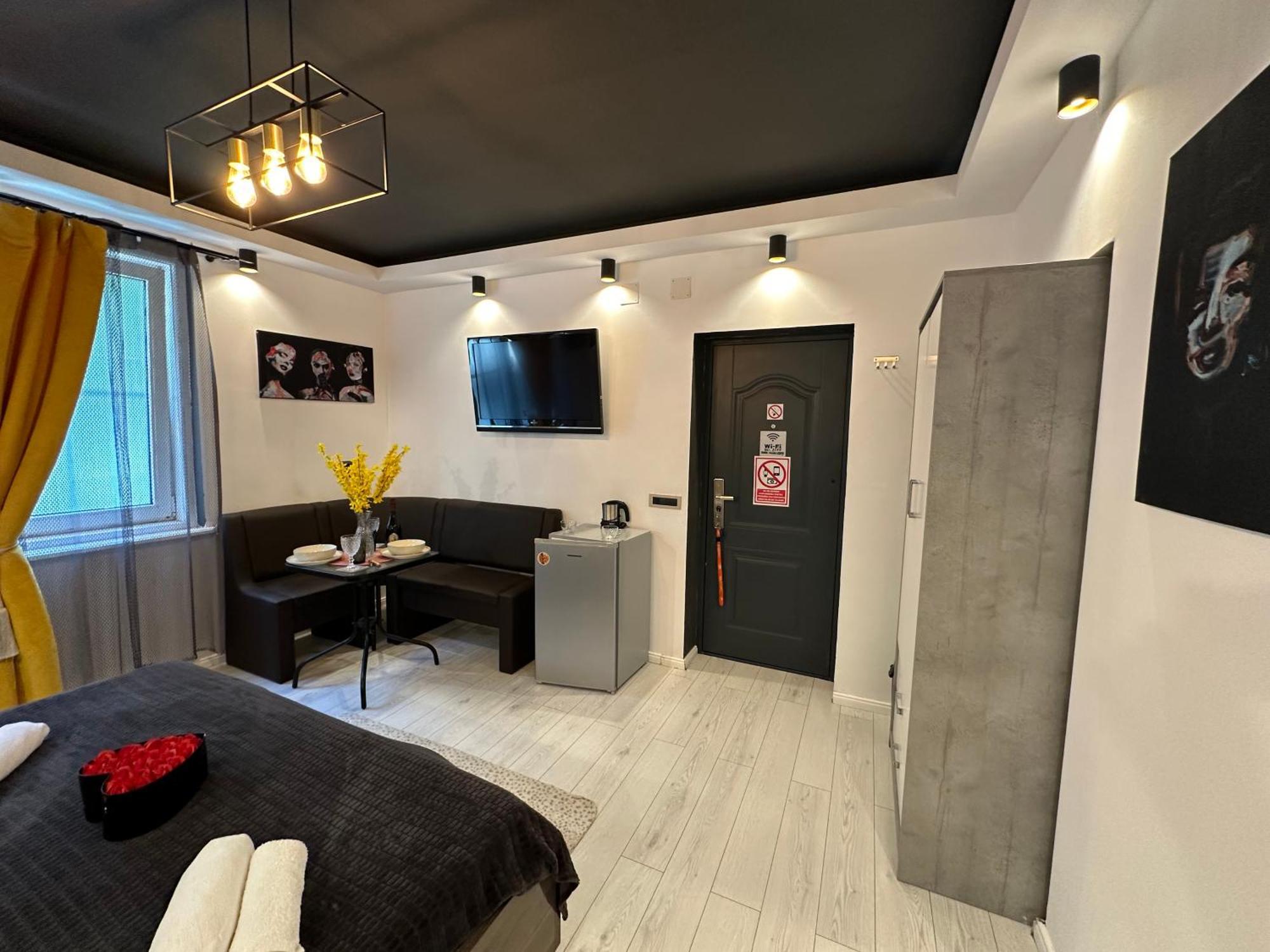The Fame - Modern Studio In Top Location & Parking Craiova Exterior foto