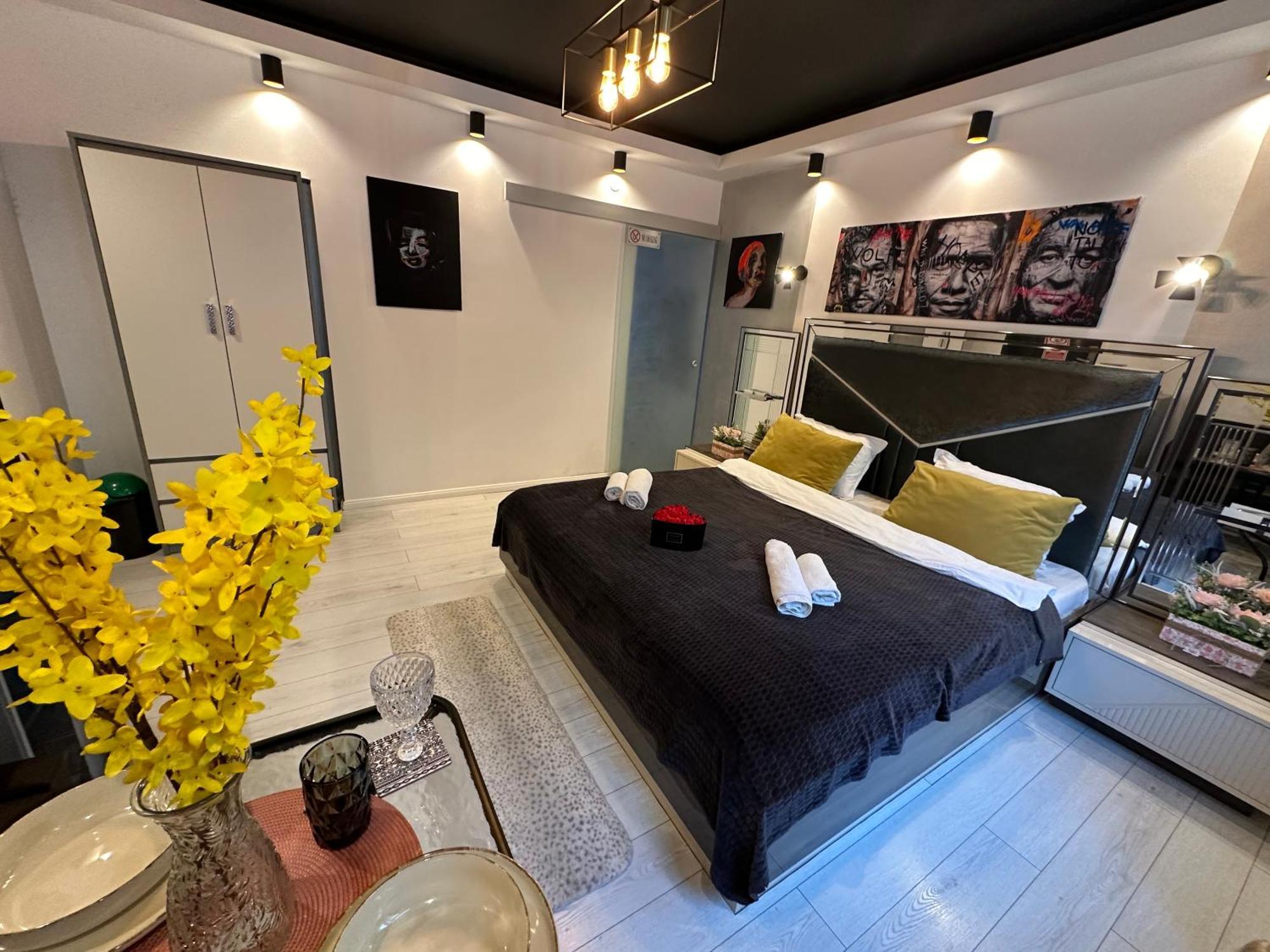 The Fame - Modern Studio In Top Location & Parking Craiova Exterior foto