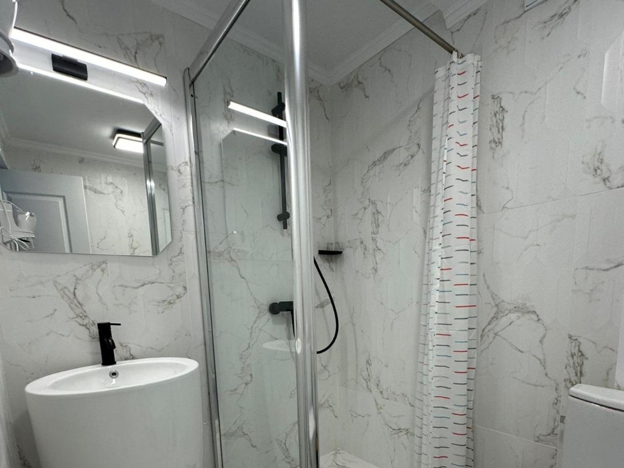 The Fame - Modern Studio In Top Location & Parking Craiova Exterior foto